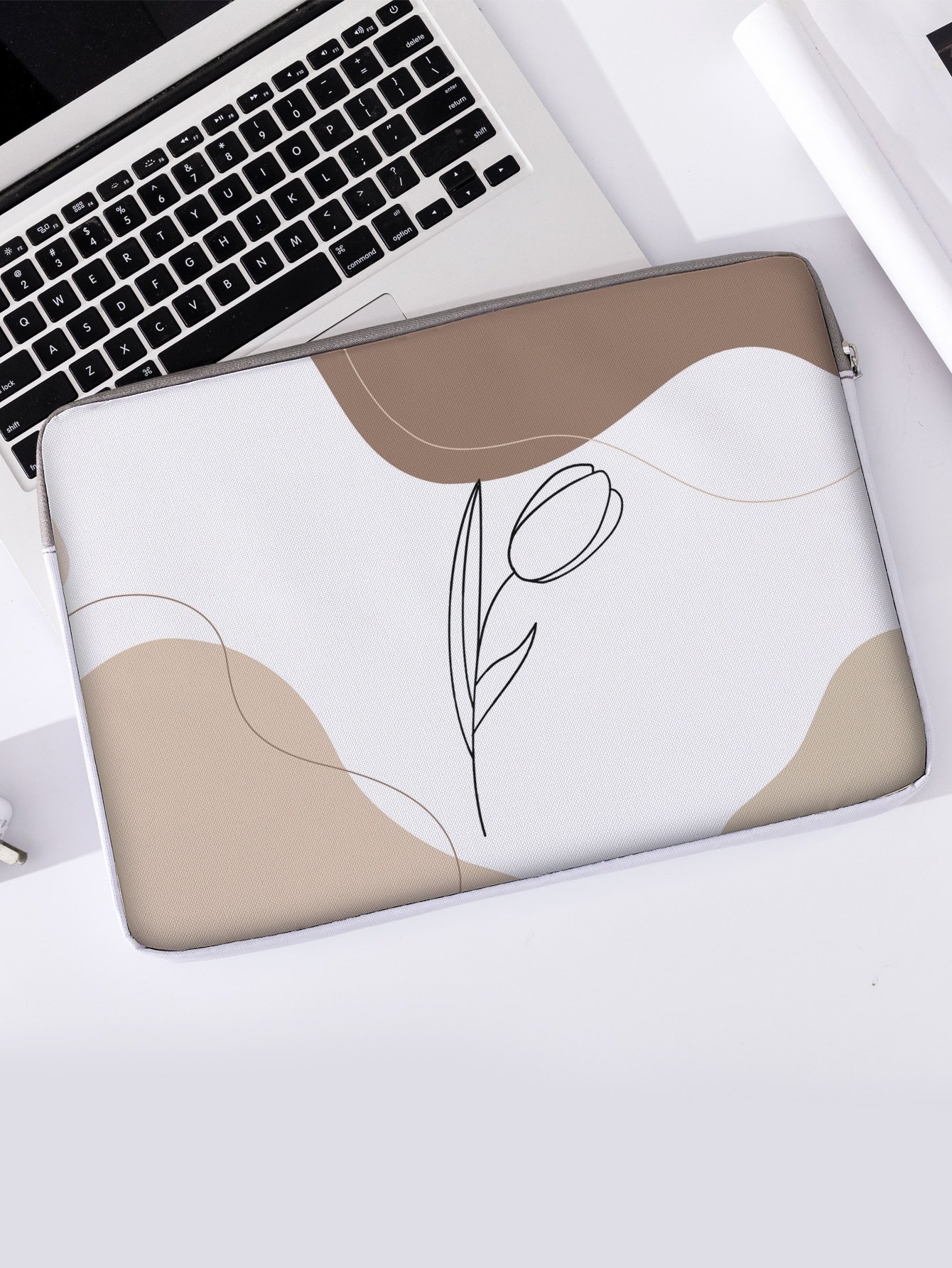 16657372290423fab57a1d292e9ec05a2707af4aa4 Floral Print Laptop Bag