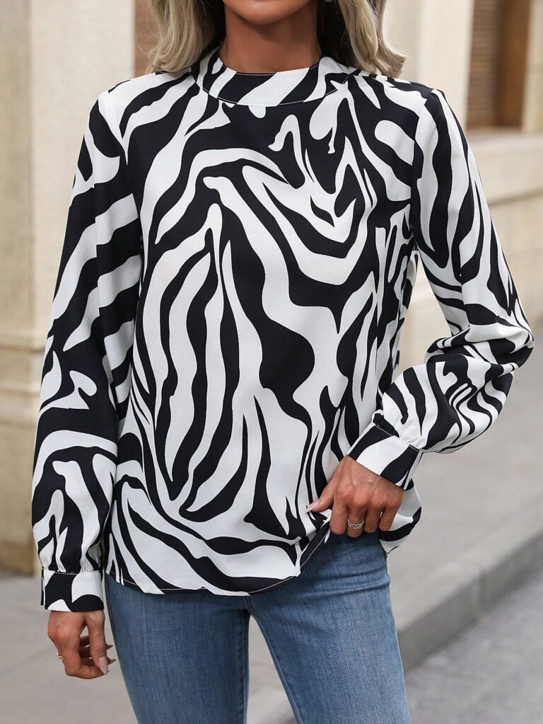 مميزة Zebra بلوزة